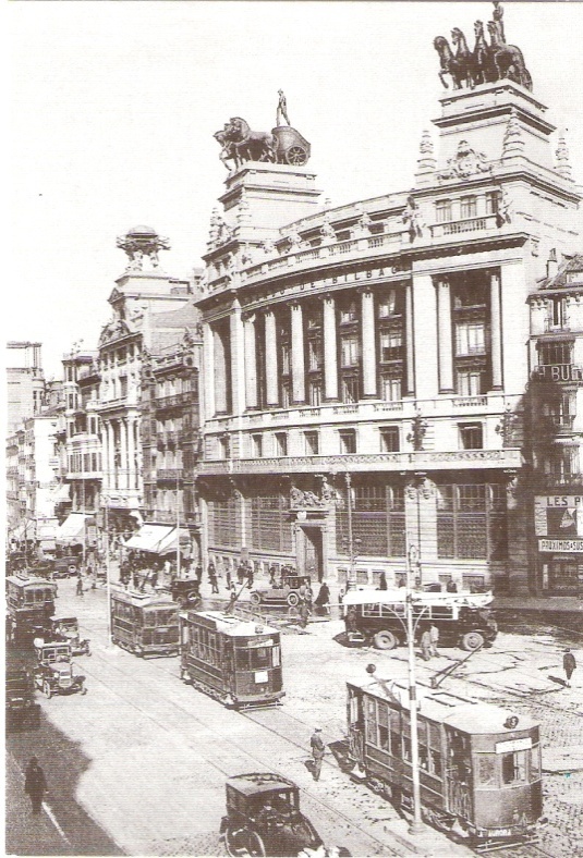 Tranvia en Madrid, en la calle Alcala confluencia con Gran Via,