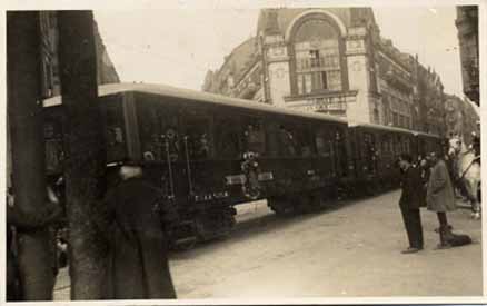 Coches del Urola, en la calle Prim de San Sebastian , año 1926, 