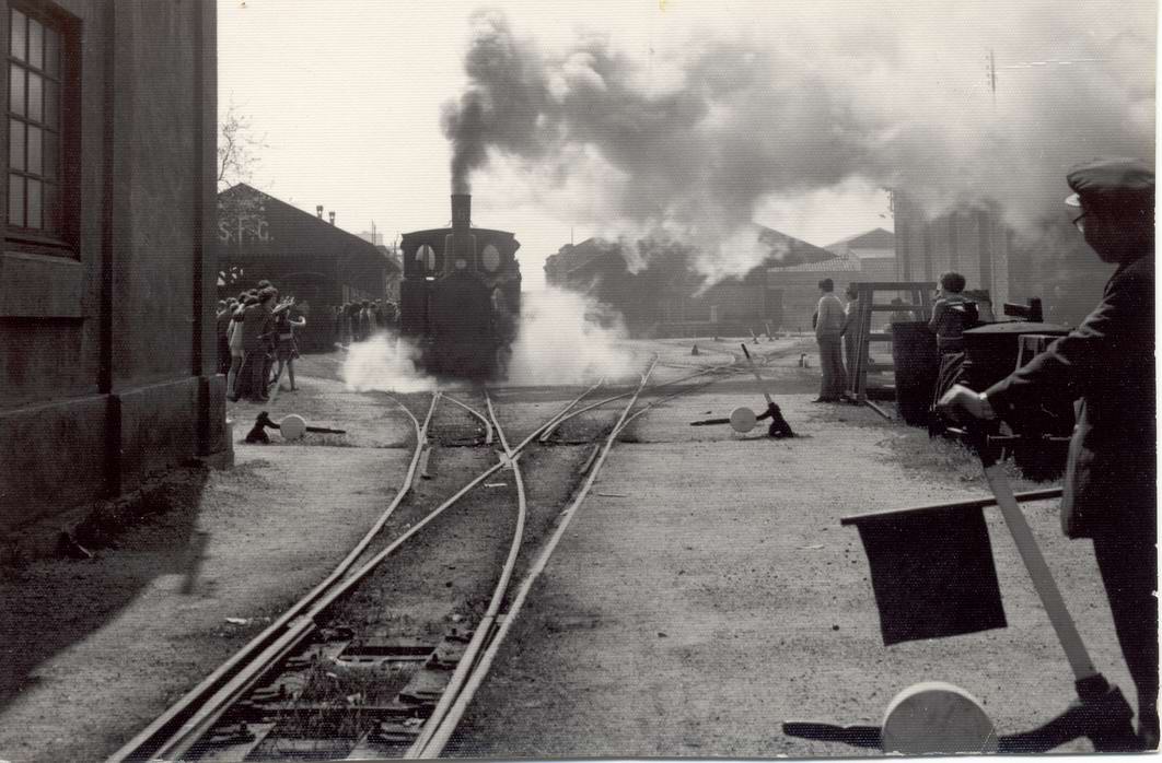 Salida del último tren de San Felliu de Guixols, 