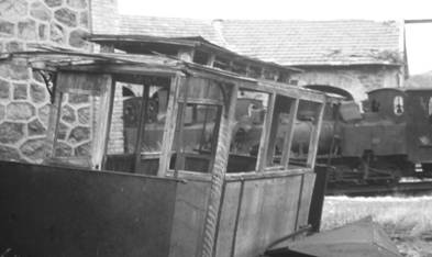 Coche en el deposito, año 1979, foto : Juan Peris Torner