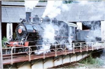 Locomotora Aragon en la placa de Canfranc