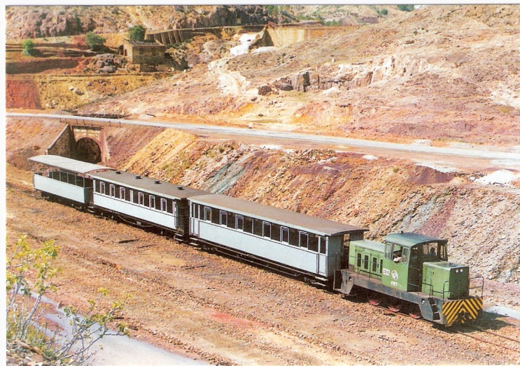 Tren tiristico Rio Tinto, circulando mediante traccion Diesel