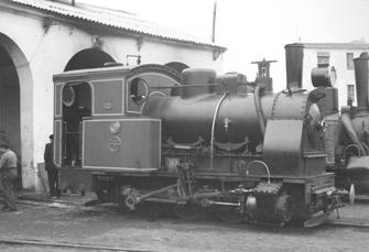 Locomotora Hoenzollern , nº 9 en el deposito del Grao de Castellón
