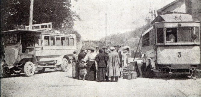 Autobús combinado Bilbao a Vitoria con enlace al tranvia del Valle de Arratia, fondo MVF