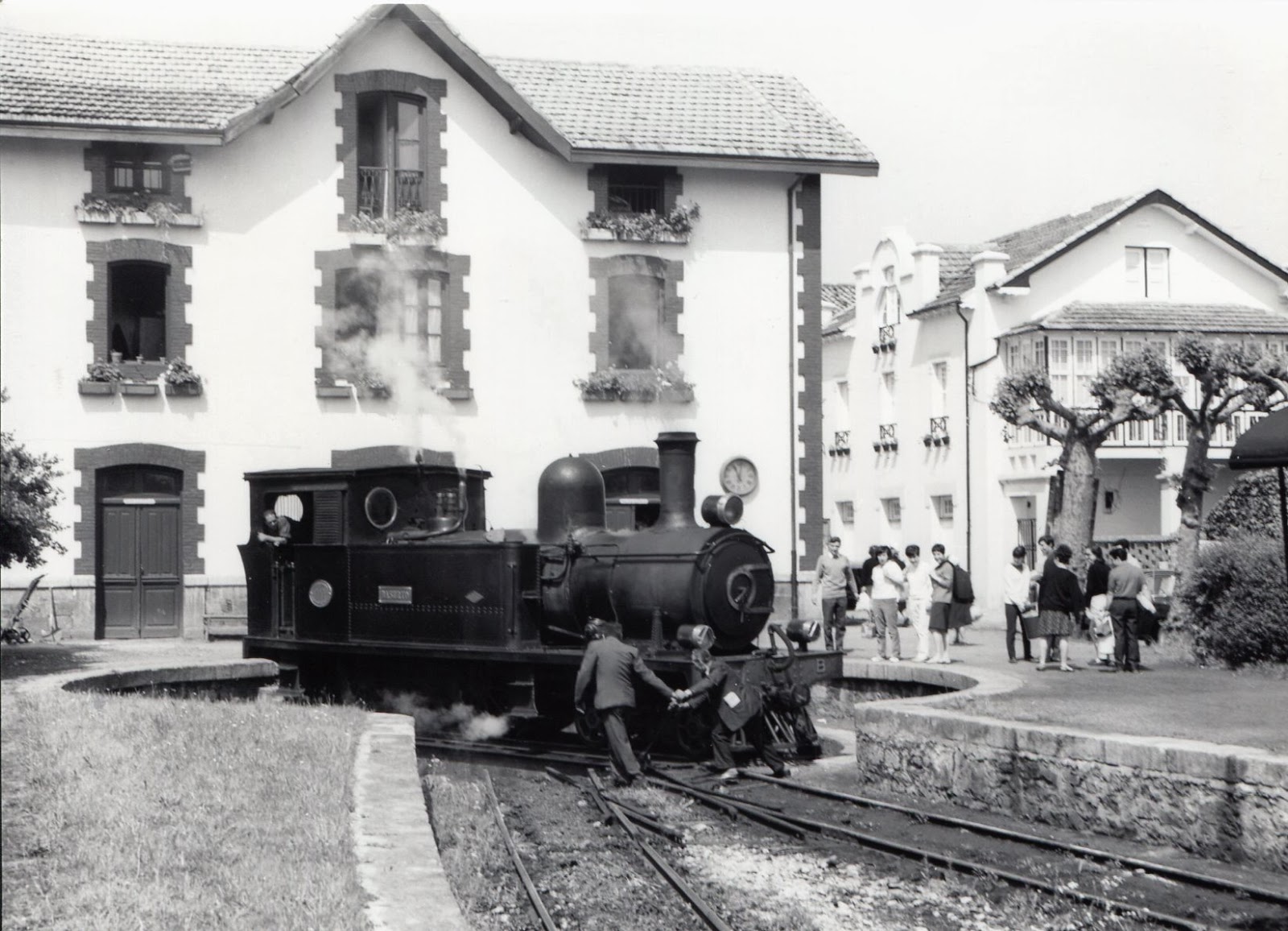 rotonda de Liérganes , fotografo Laurence G. Marshall